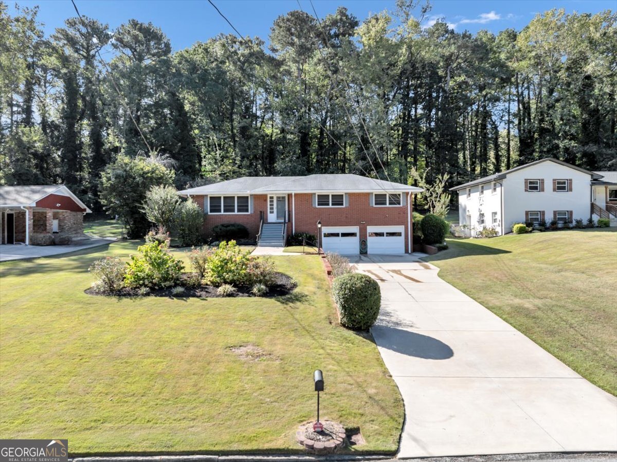 2650 Hayden Drive East Point - 2