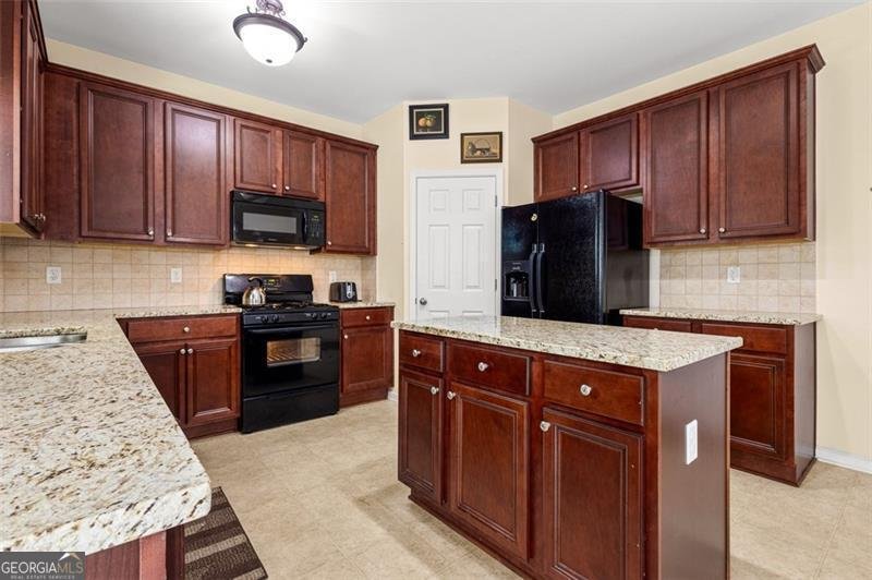 1440 GALLUP Drive Stockbridge - 6