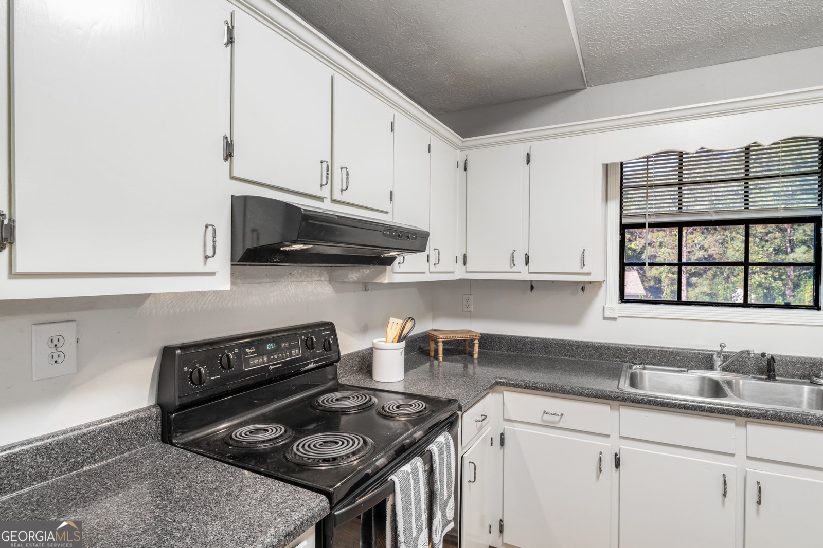 1141 Holly Hills Drive Lilburn - 13