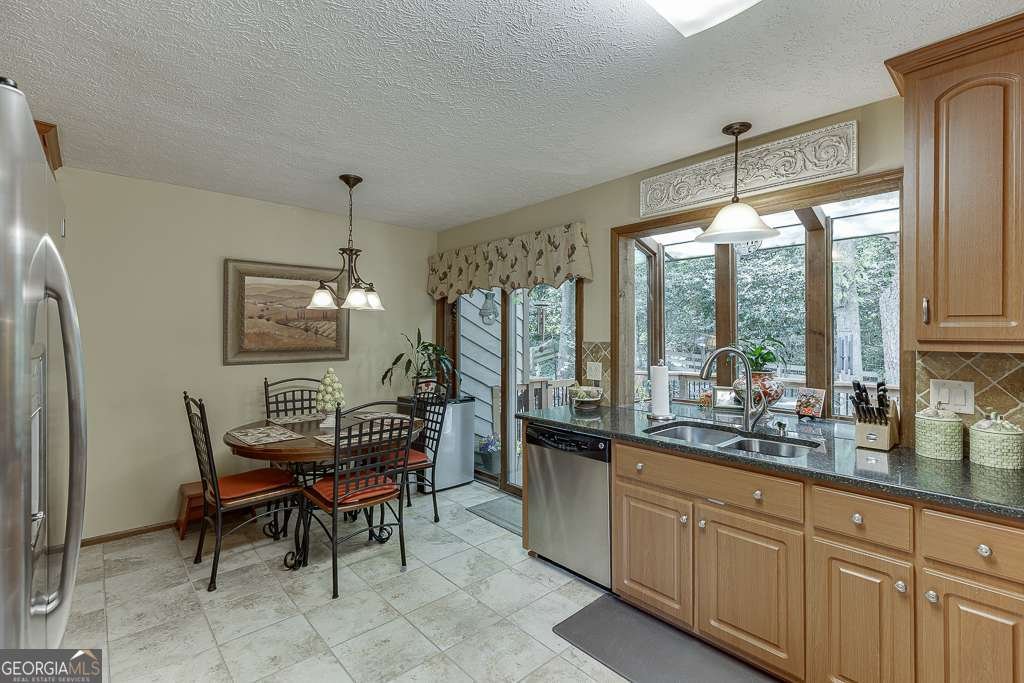 1042 Cedar Forest Court Stone Mountain - 13