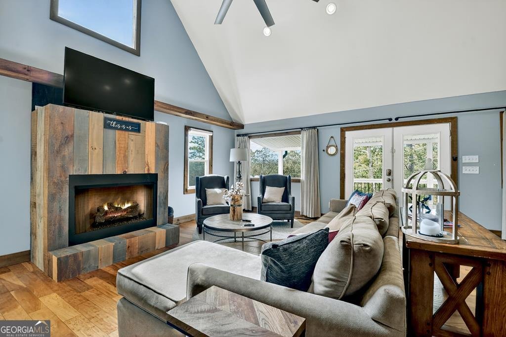 100 Blueberry Lane Blue Ridge - 19