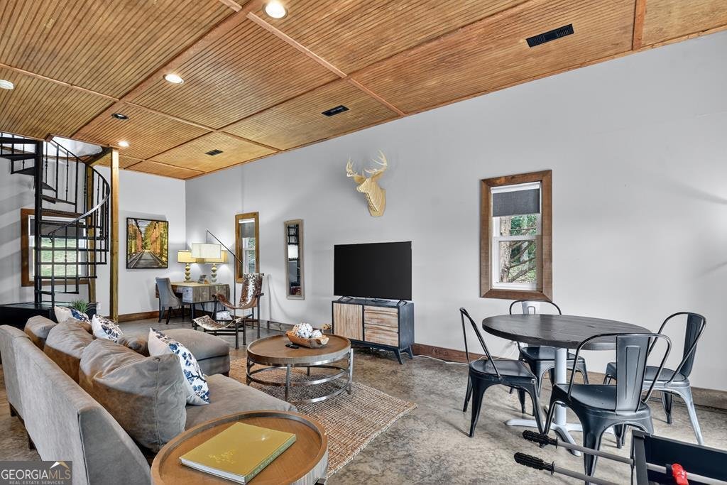 100 Blueberry Lane Blue Ridge - 43