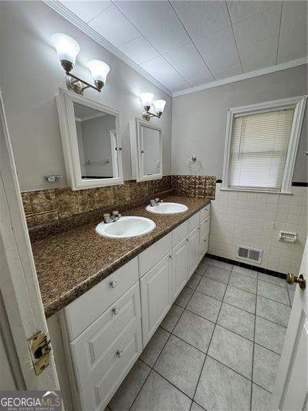 2428 PEELER Road Atlanta - 21