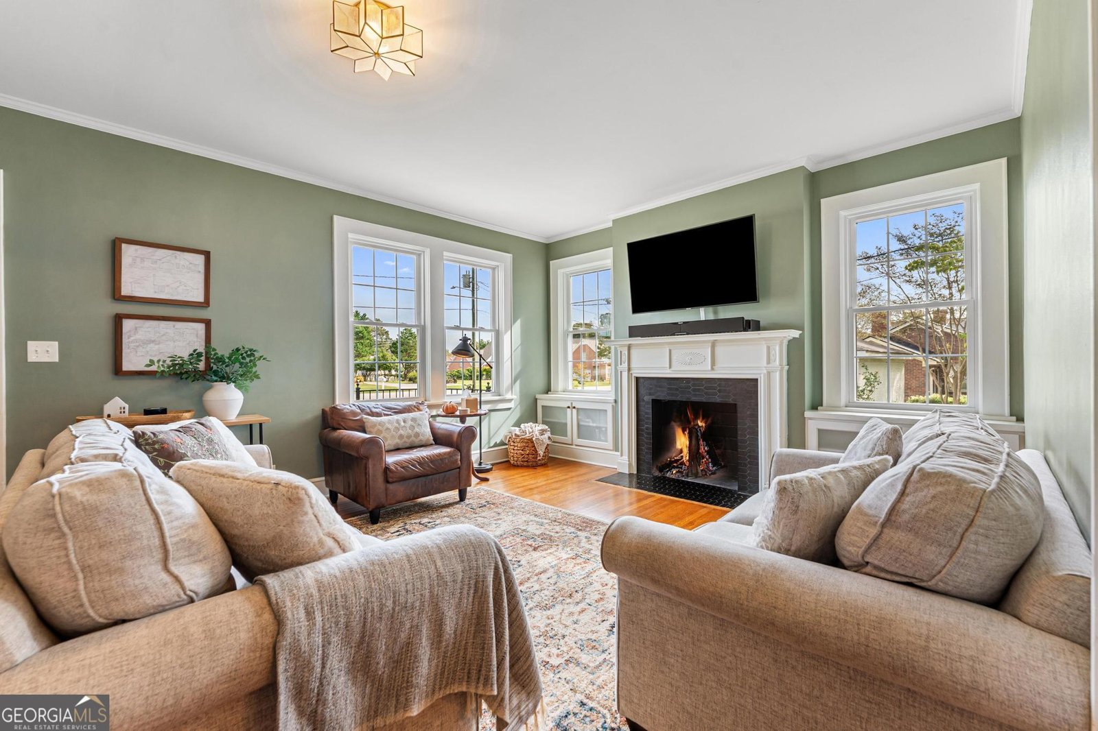 640 Howell Street Hartwell - 14