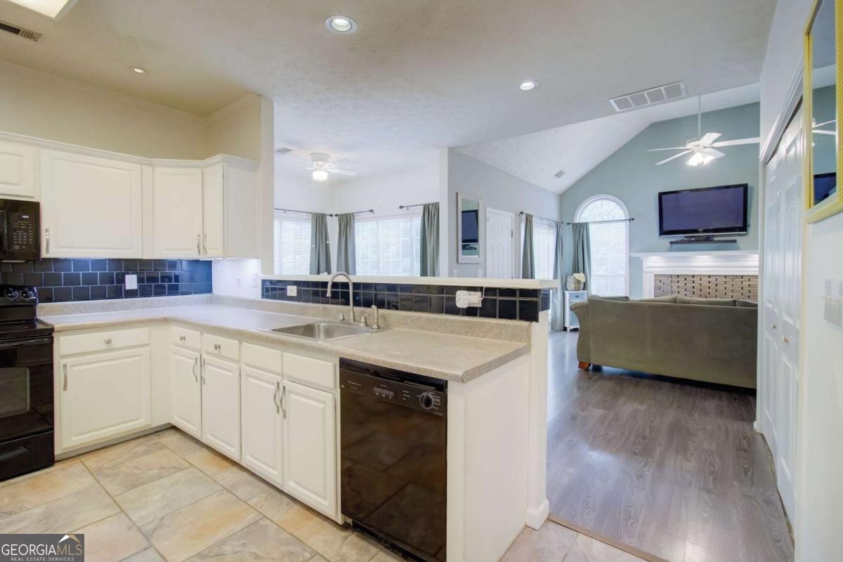 6835 Tell Road Fairburn - 11