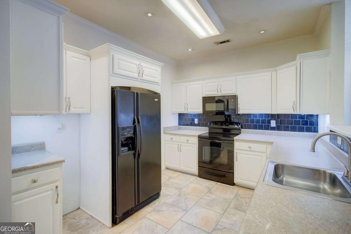 6835 Tell Road Fairburn - 12