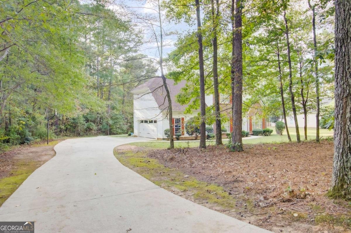 6835 Tell Road Fairburn - 2