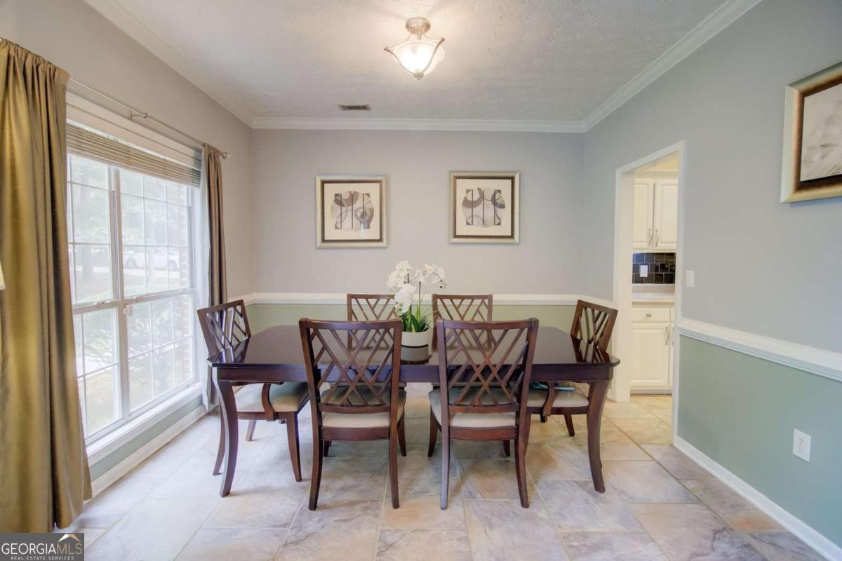 6835 Tell Road Fairburn - 3