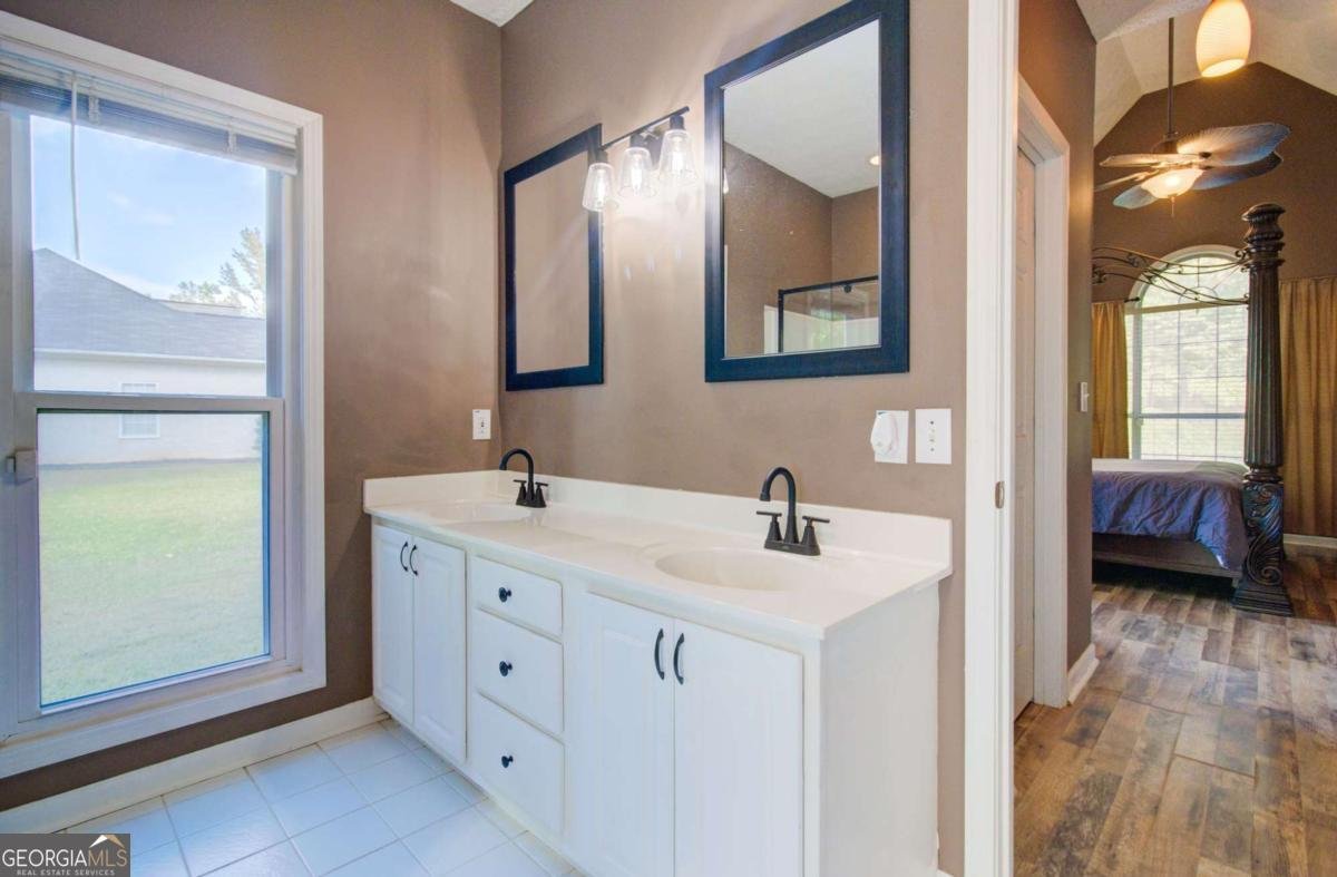6835 Tell Road Fairburn - 6