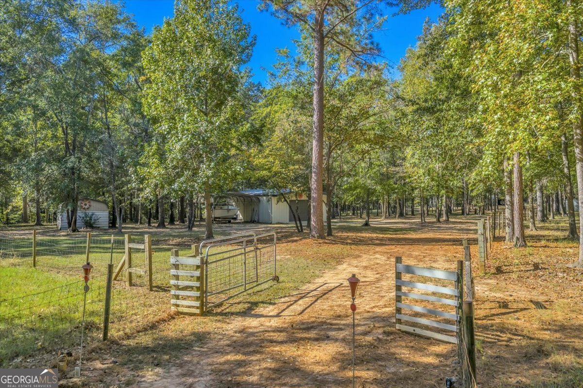 81 Peach Blossom Road Pineview - 50