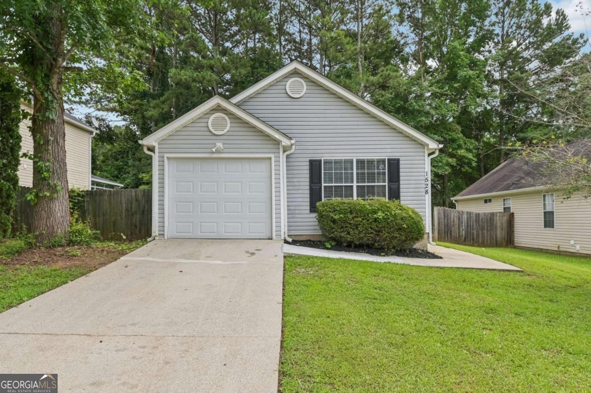 1528 Wembley Drive Douglasville - 1