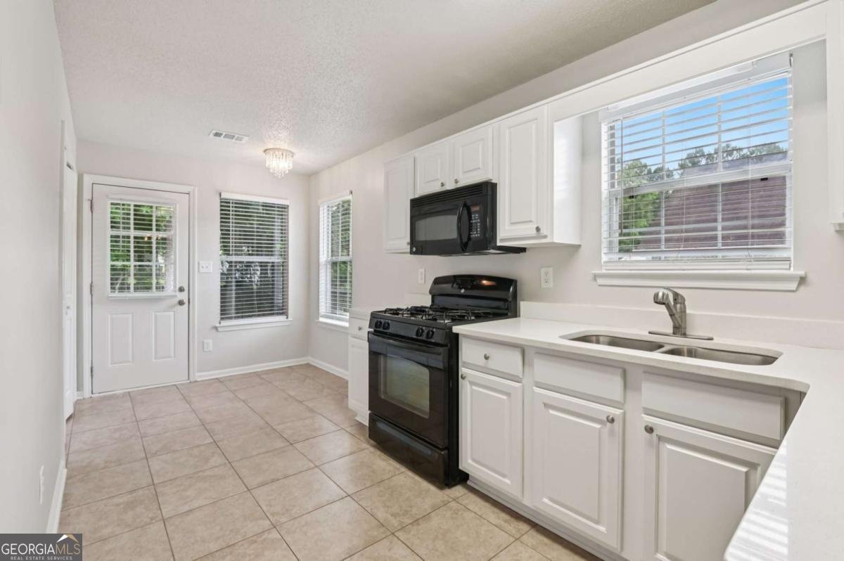 1528 Wembley Drive Douglasville - 11