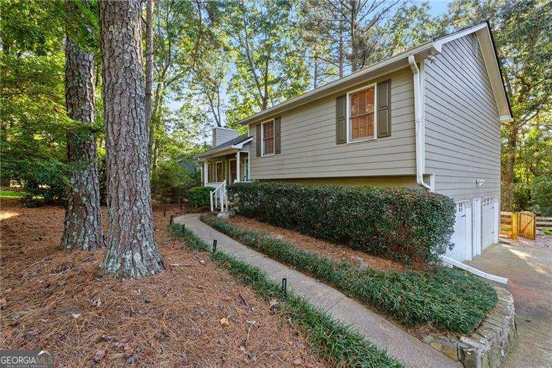 1650 Mountain Trace Canton - 30