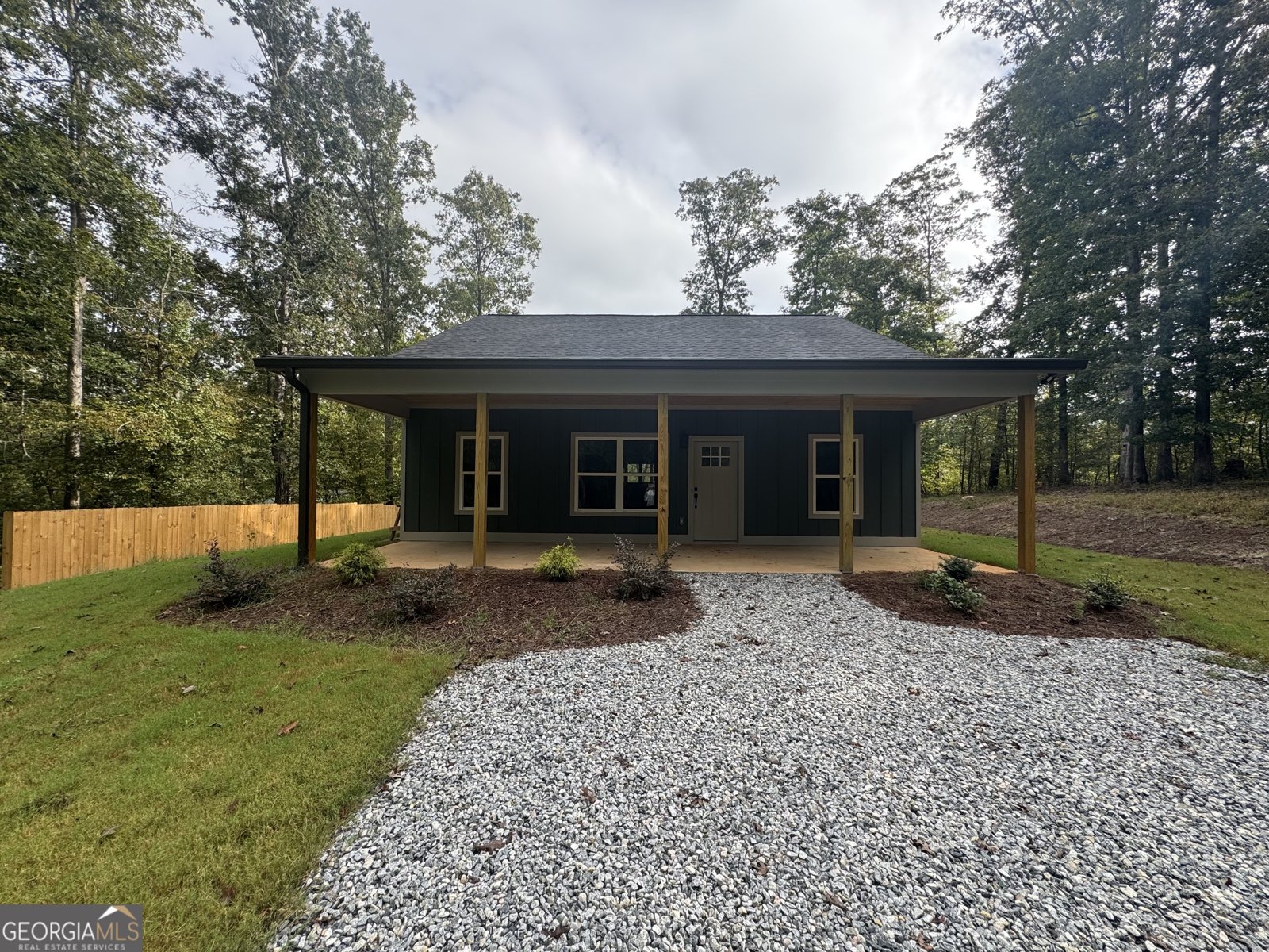 707 Hudson Terrace Royston - 1