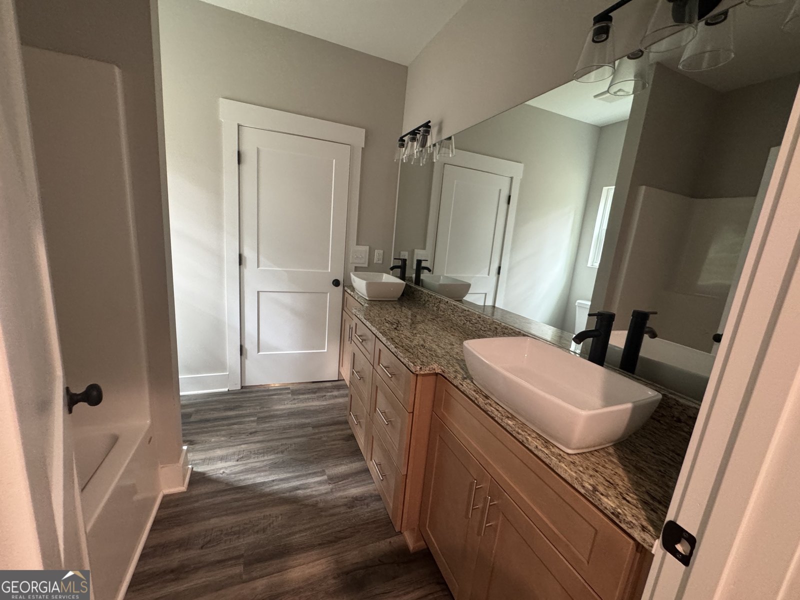 707 Hudson Terrace Royston - 5