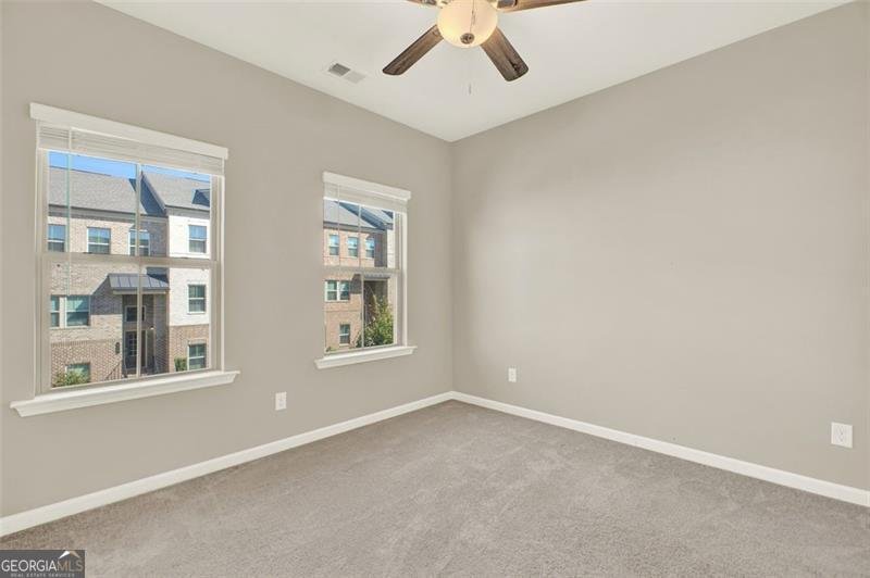 313 COMMONS Woodstock - 18