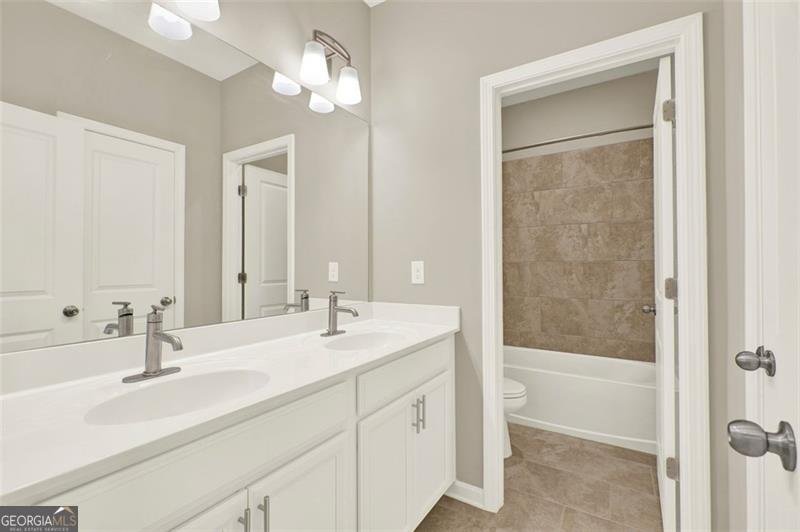313 COMMONS Woodstock - 20