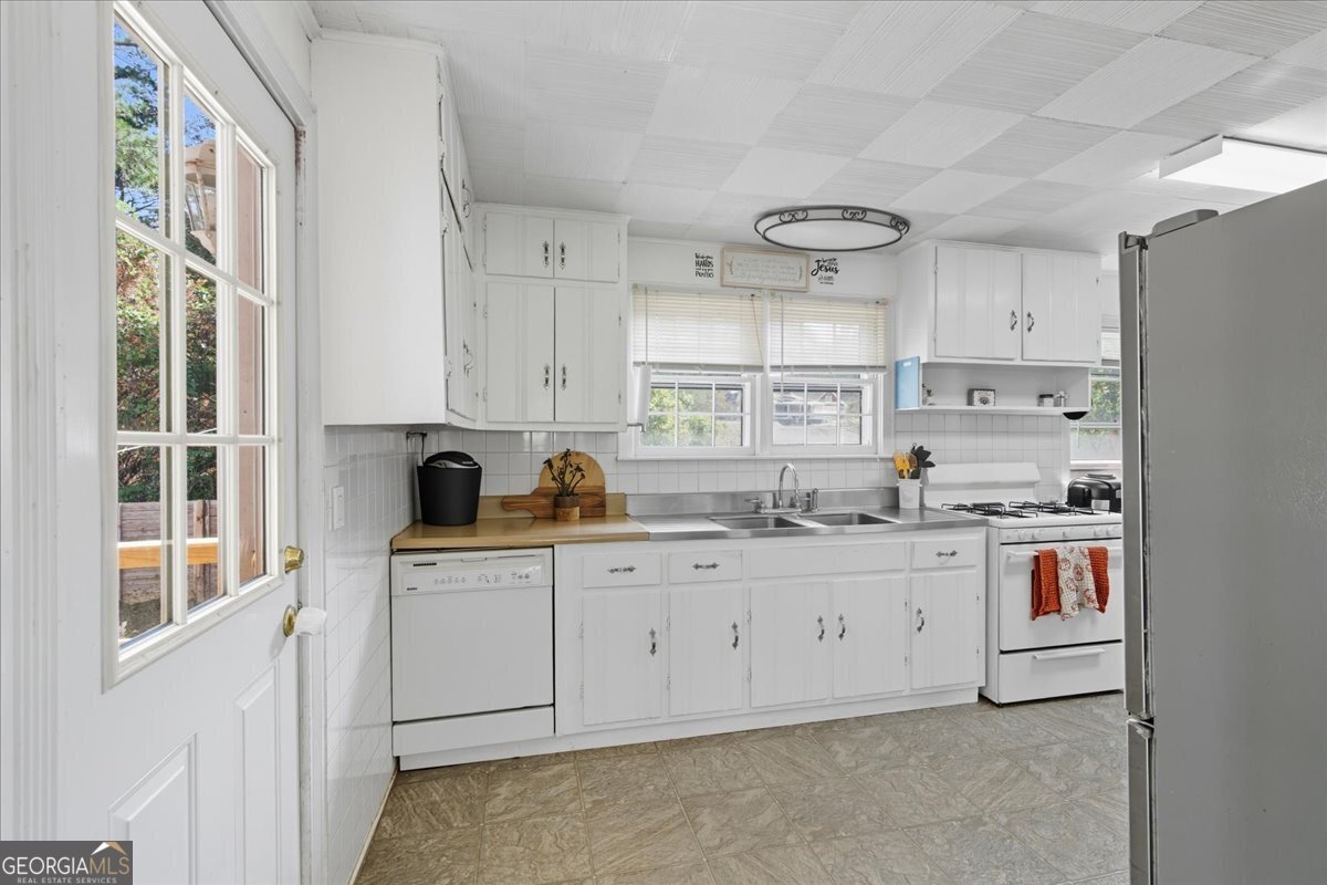 281 Alewine Avenue Tallapoosa - 15