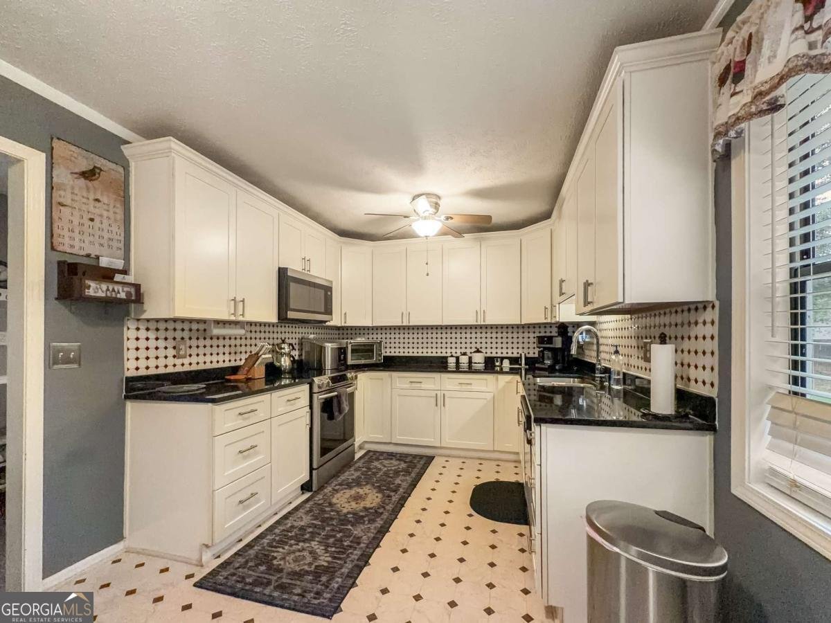 424 JOHNSON Road Lawrenceville - 11