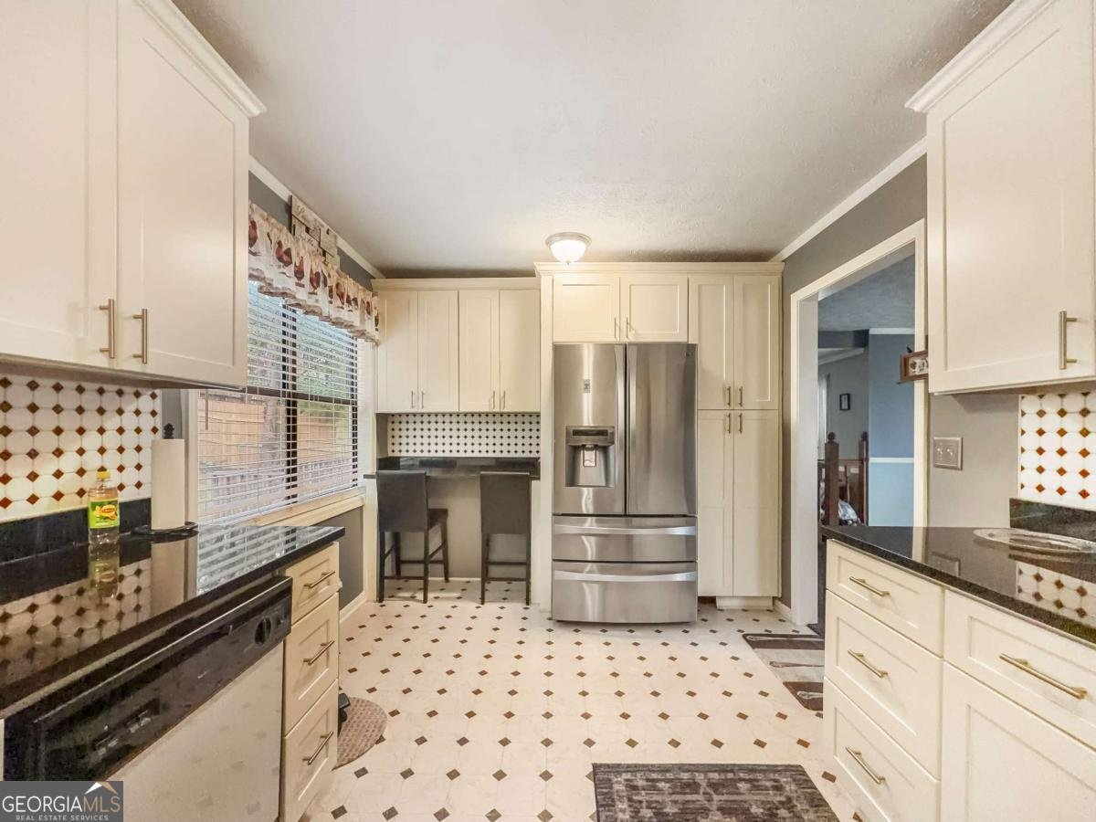 424 JOHNSON Road Lawrenceville - 12