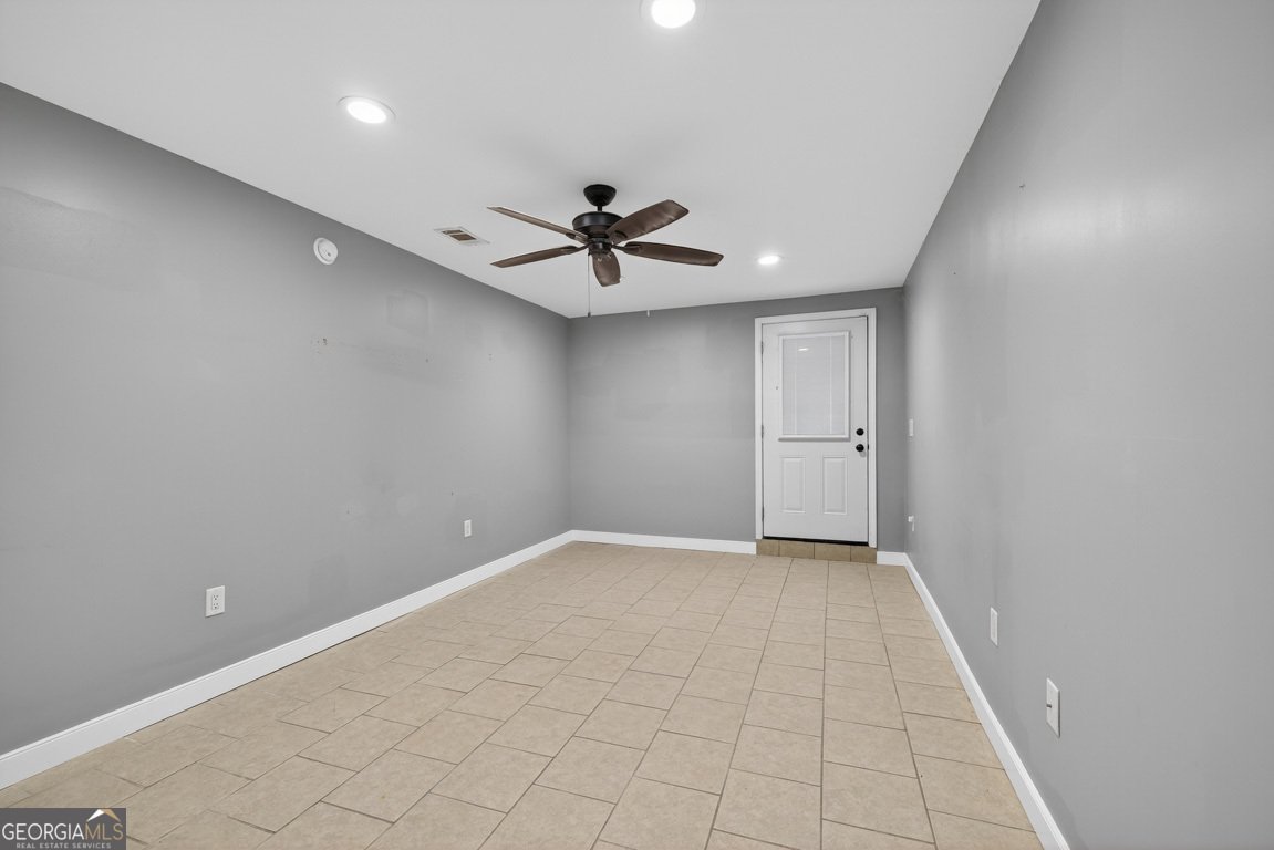 966 David Avenue Winder - 24