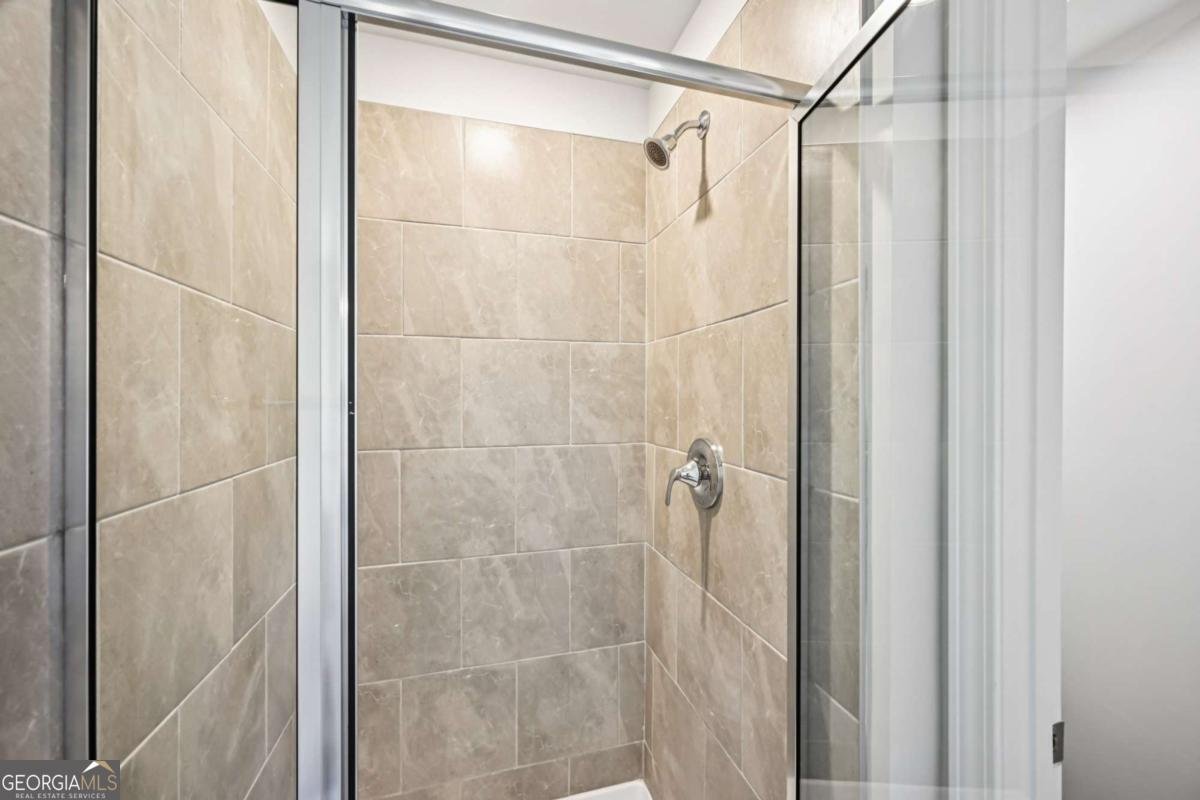 422 Lanier Circle Woodstock - 40