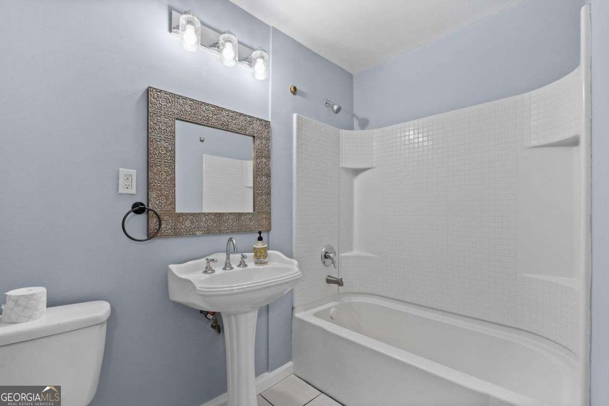 672 MEADOWBROOK Drive Winder - 10