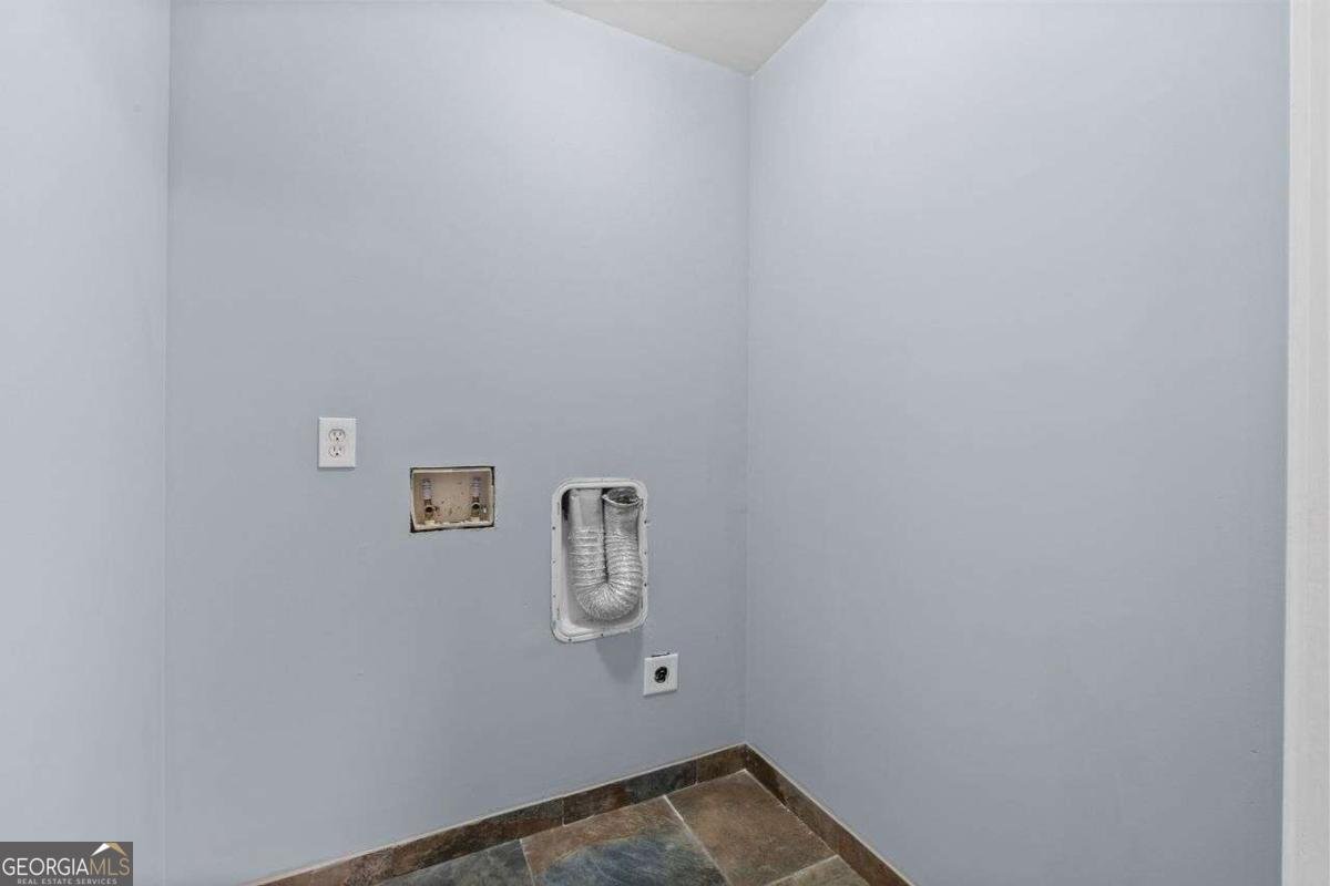 672 MEADOWBROOK Drive Winder - 35