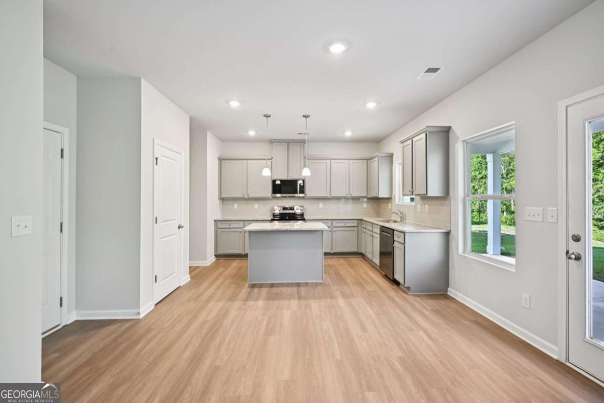 435 Lanier Circle Woodstock - 12