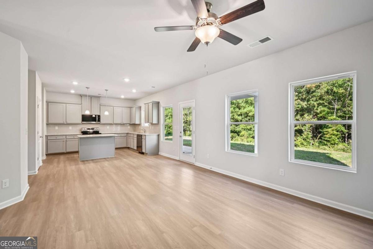 435 Lanier Circle Woodstock - 2