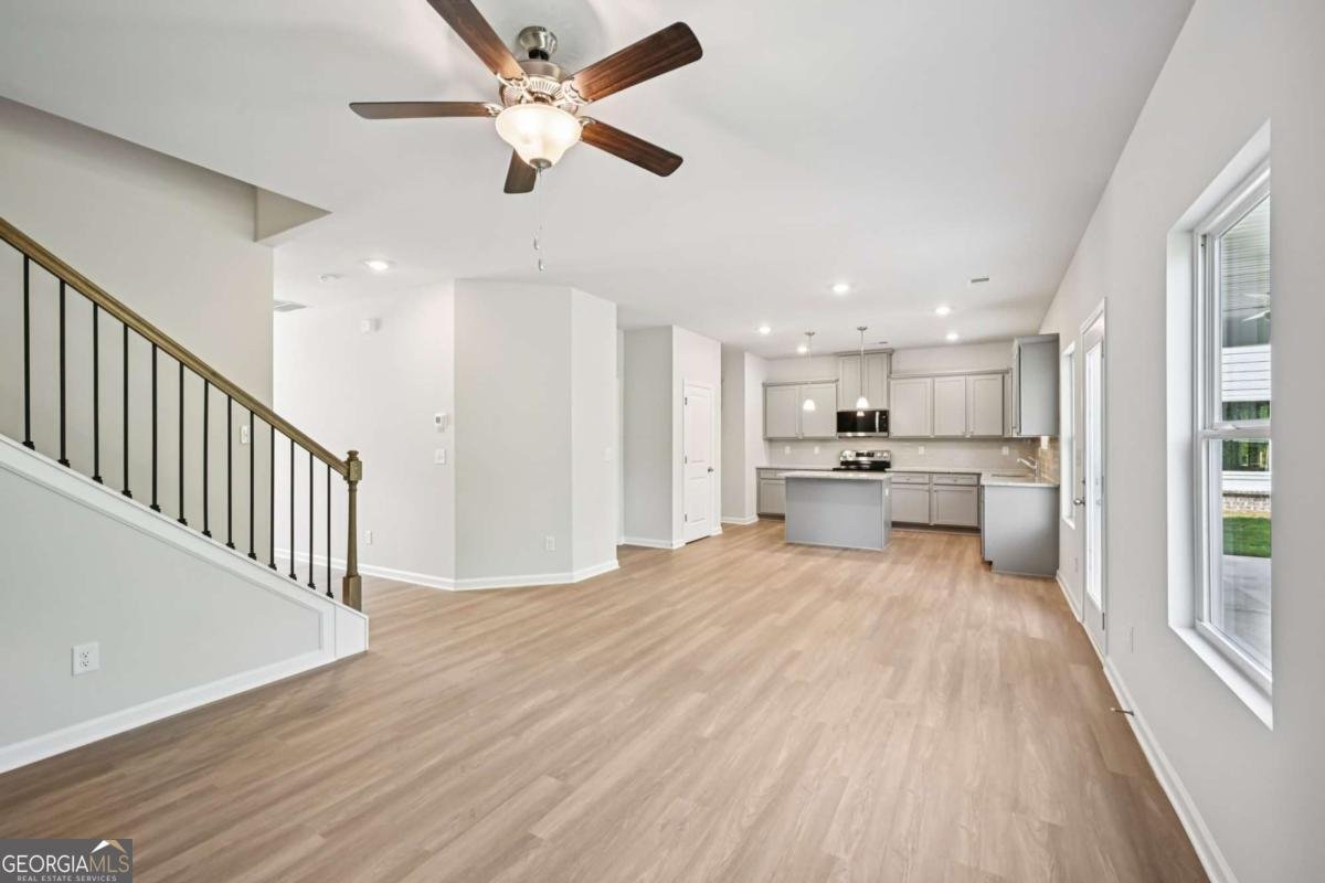 435 Lanier Circle Woodstock - 3
