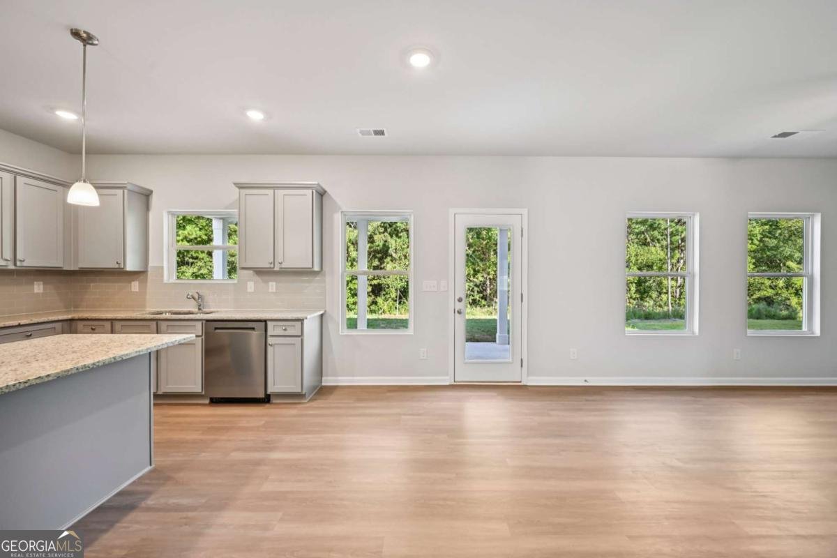 435 Lanier Circle Woodstock - 7