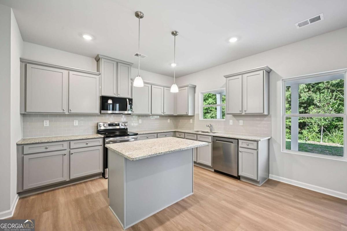 435 Lanier Circle Woodstock - 8