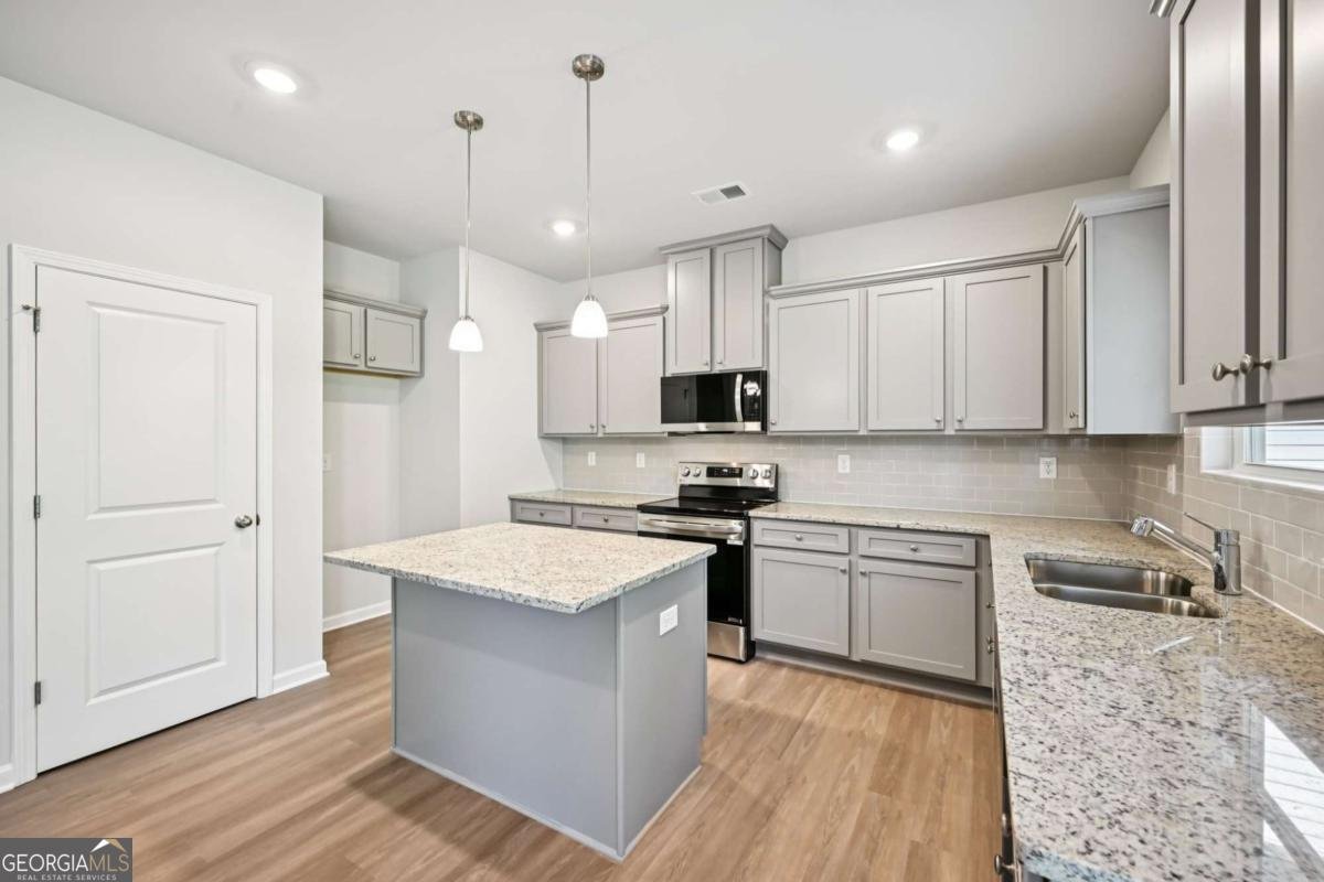 435 Lanier Circle Woodstock - 9