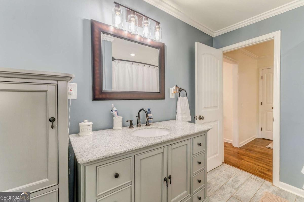 212 Sherwood Drive Calhoun - 29