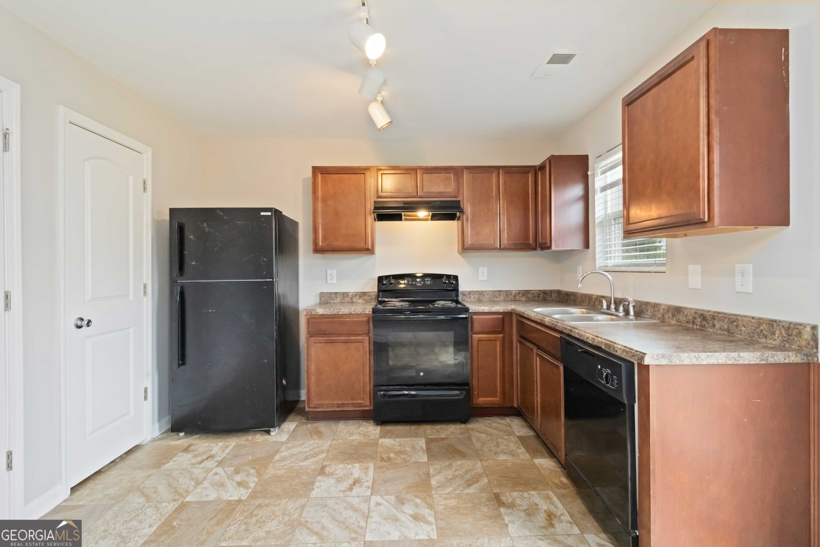 2877 S Hills Riverdale - 10