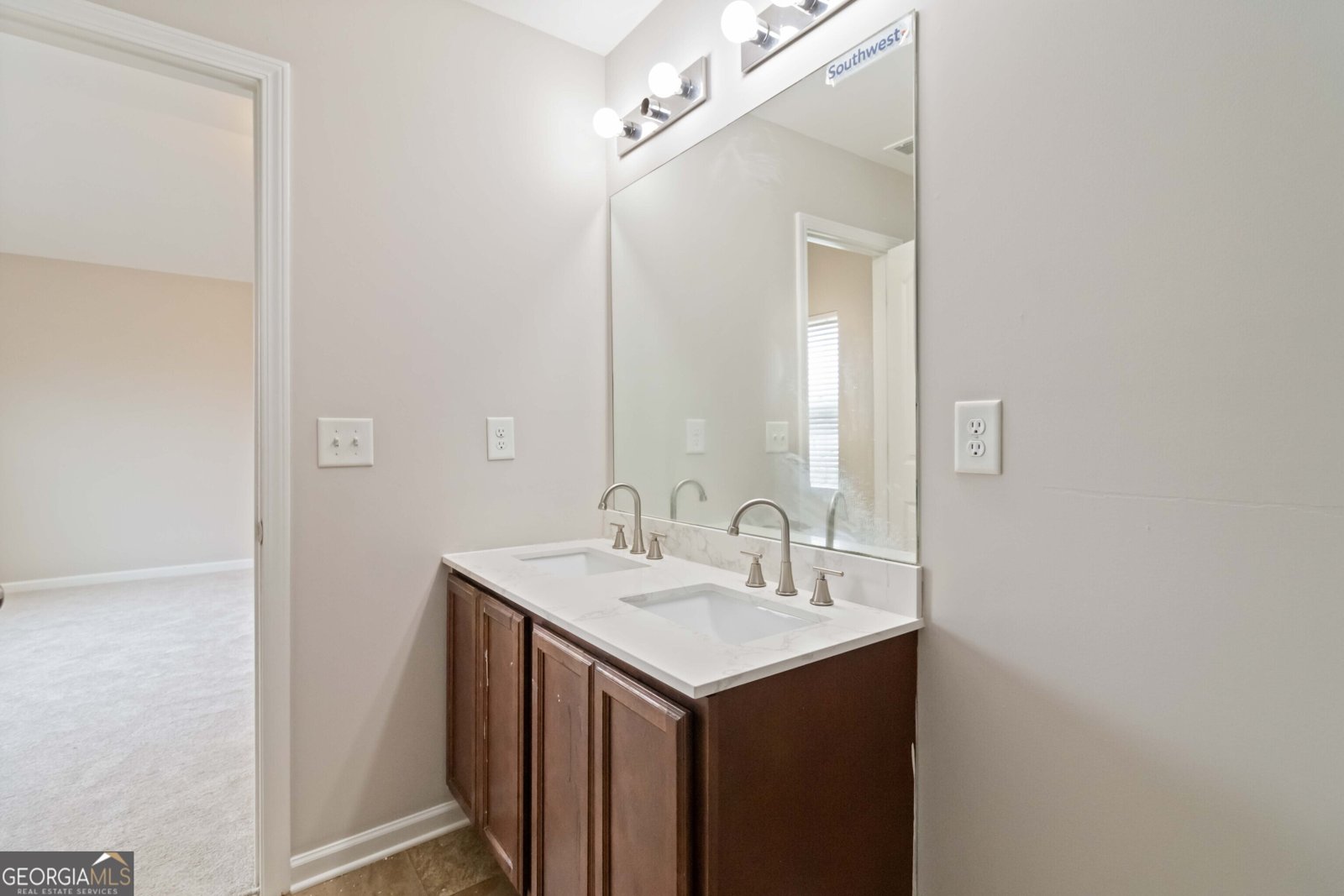 2877 S Hills Riverdale - 17