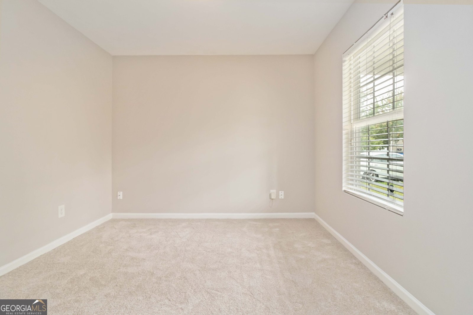 2877 S Hills Riverdale - 6