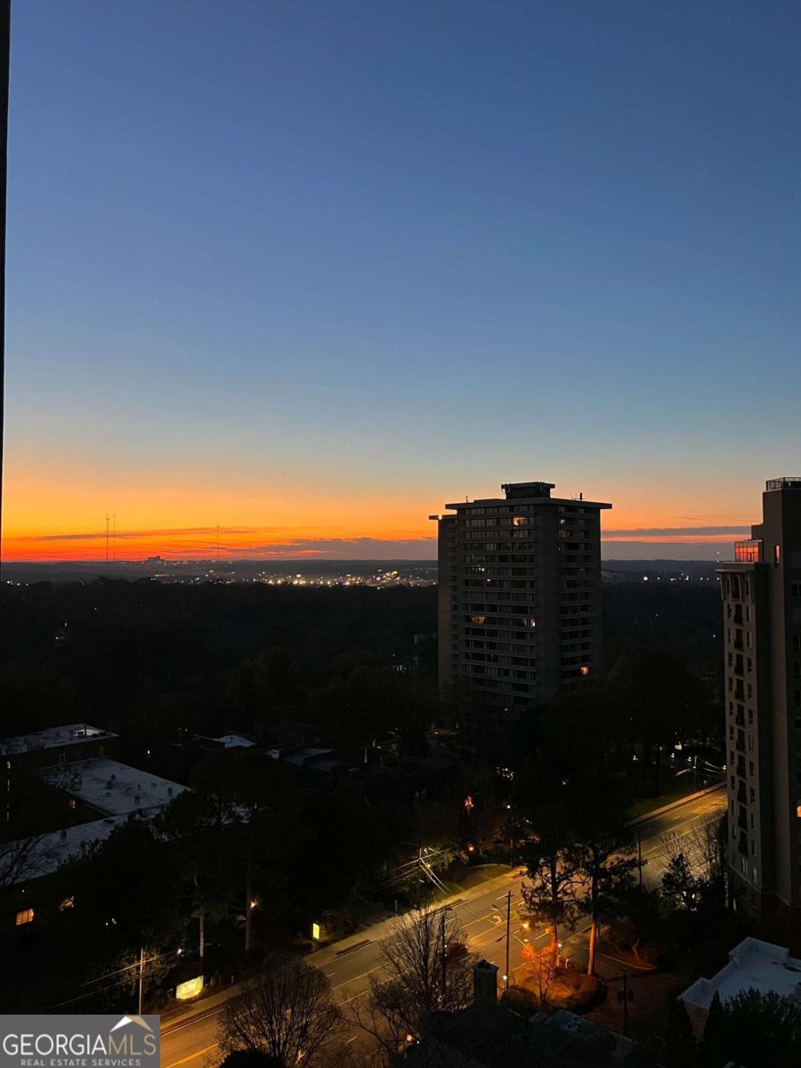 2660 Peachtree Road Atlanta - 33