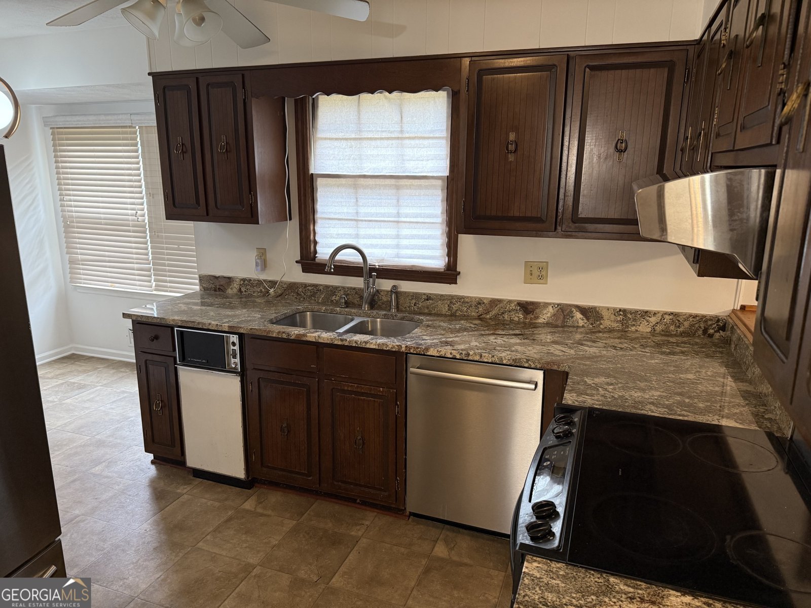 345 Richard Way Athens - 23