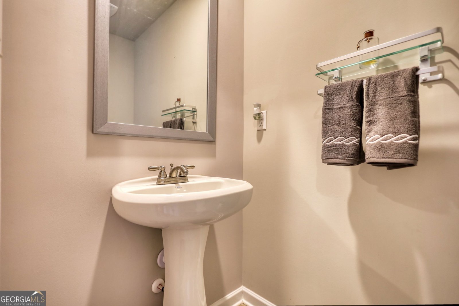 110 CHAPEL HEIGHTS Way Covington - 16