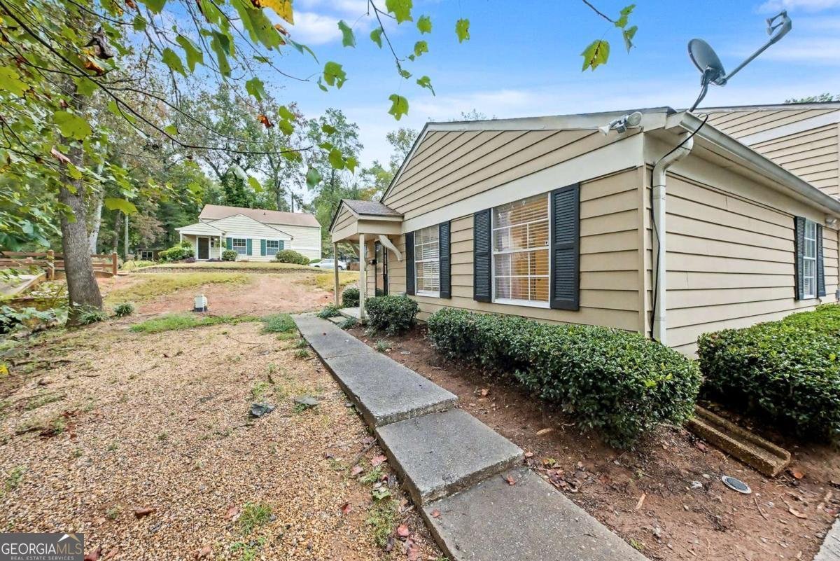 1300 Surrey Lane Marietta - 2