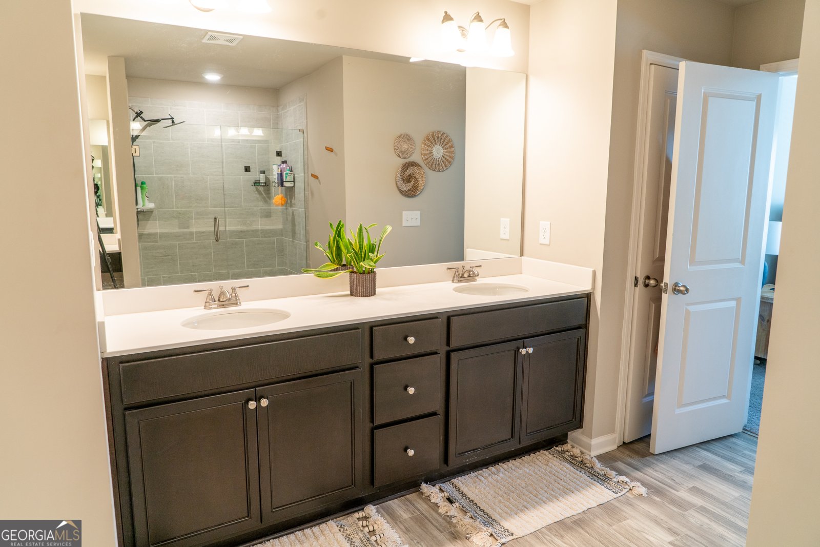 5209 Fox Den Road Oakwood - 1