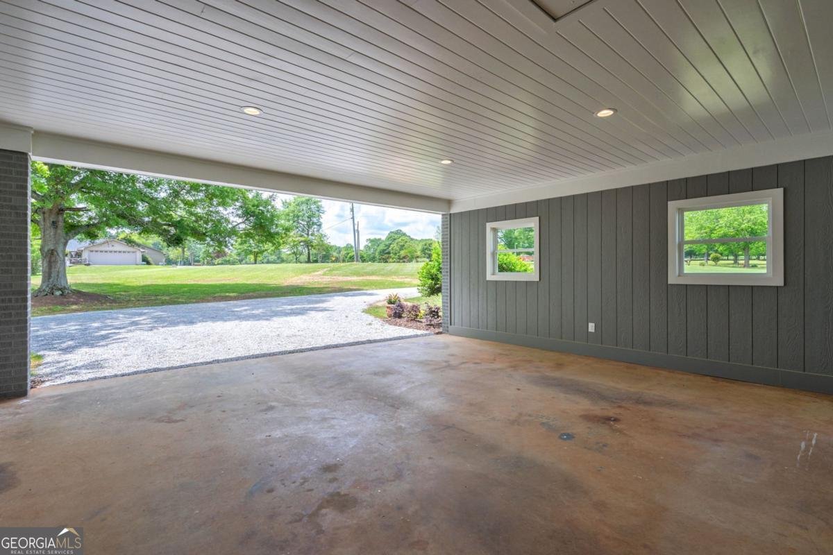 1090 Kenway Drive Watkinsville - 36
