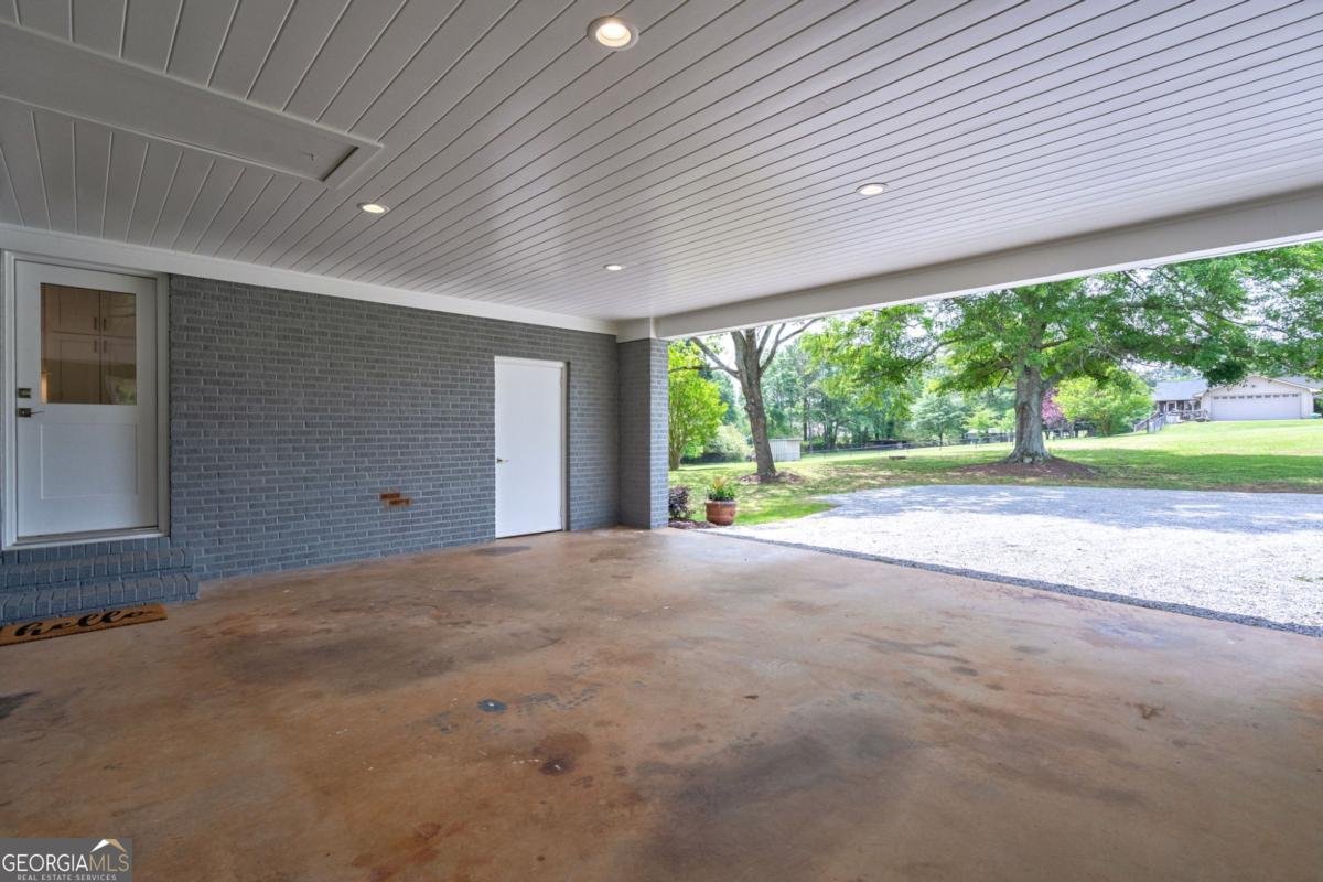 1090 Kenway Drive Watkinsville - 37