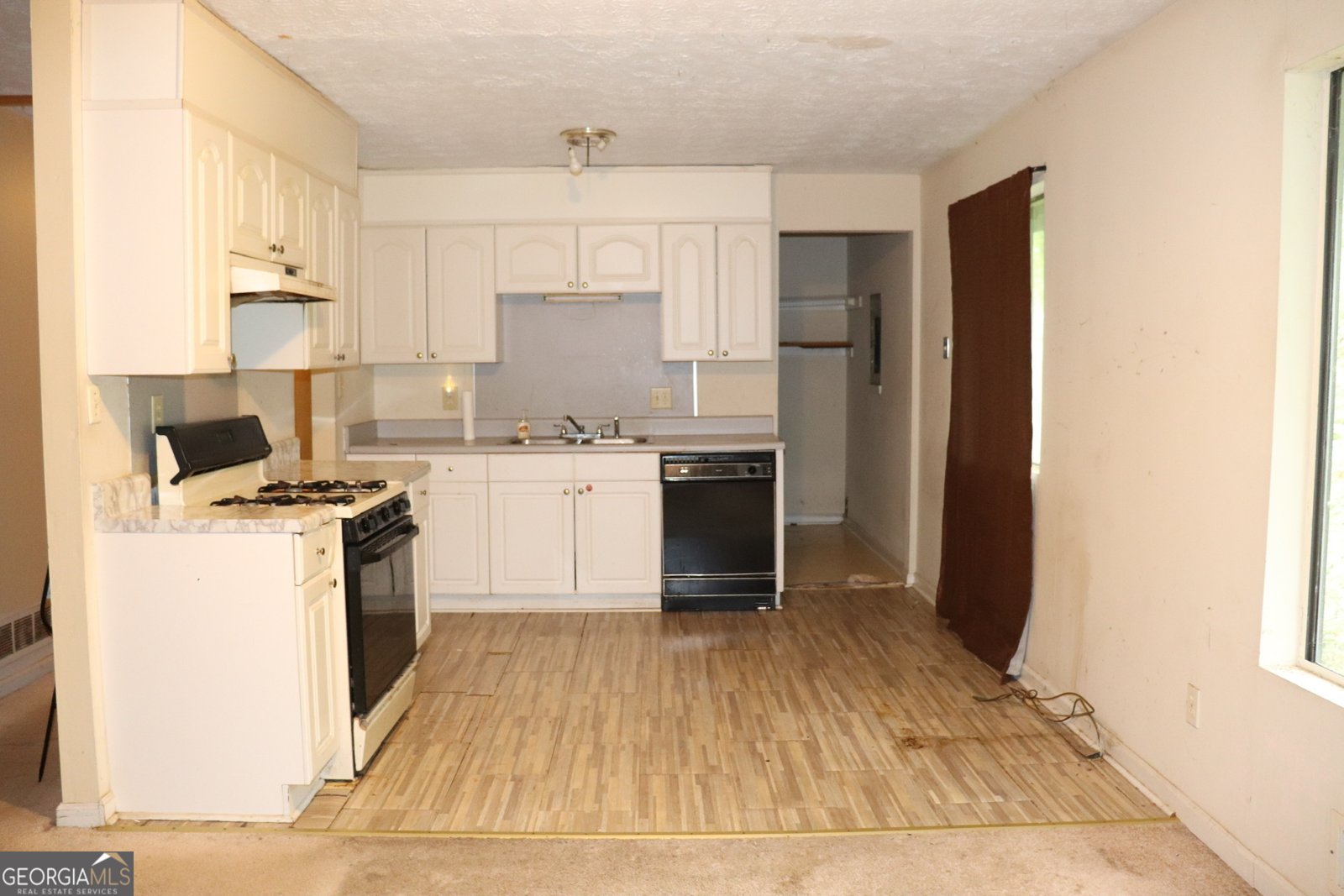 8579 Glenwoods Dr Riverdale - 3