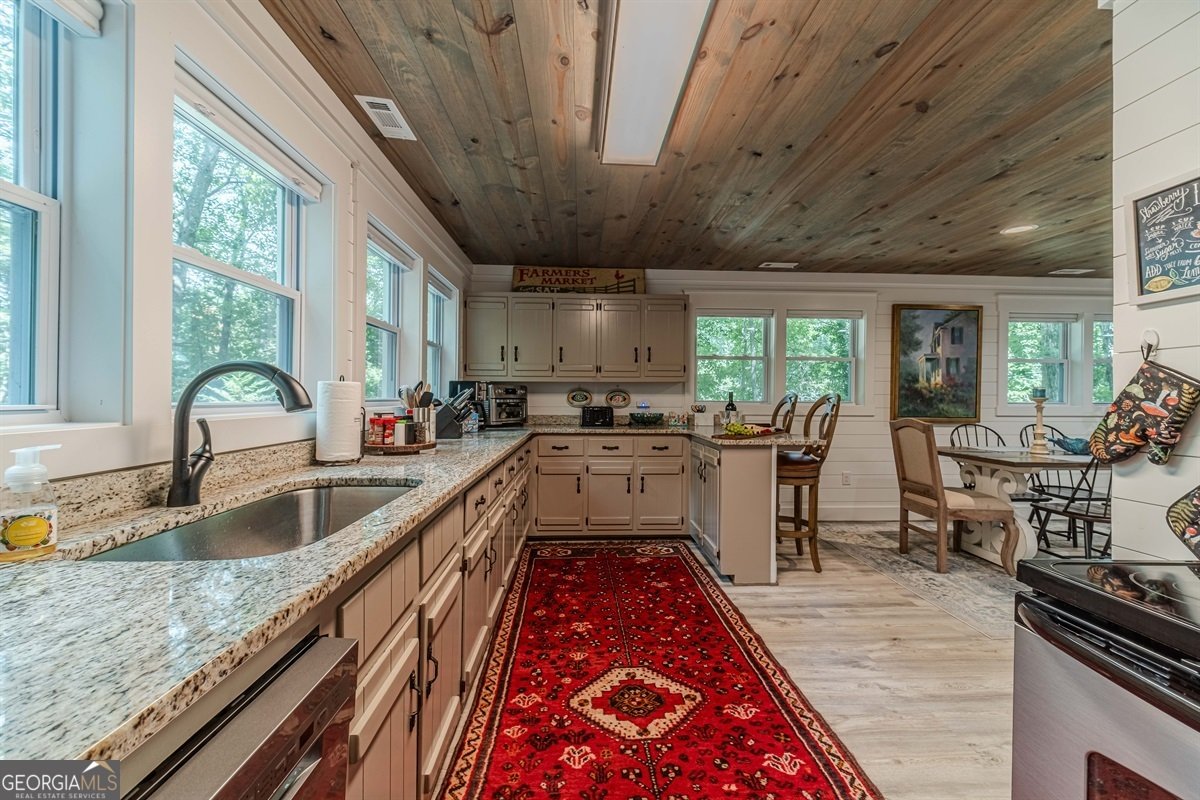 15668 Highway 197 Clarkesville - 20