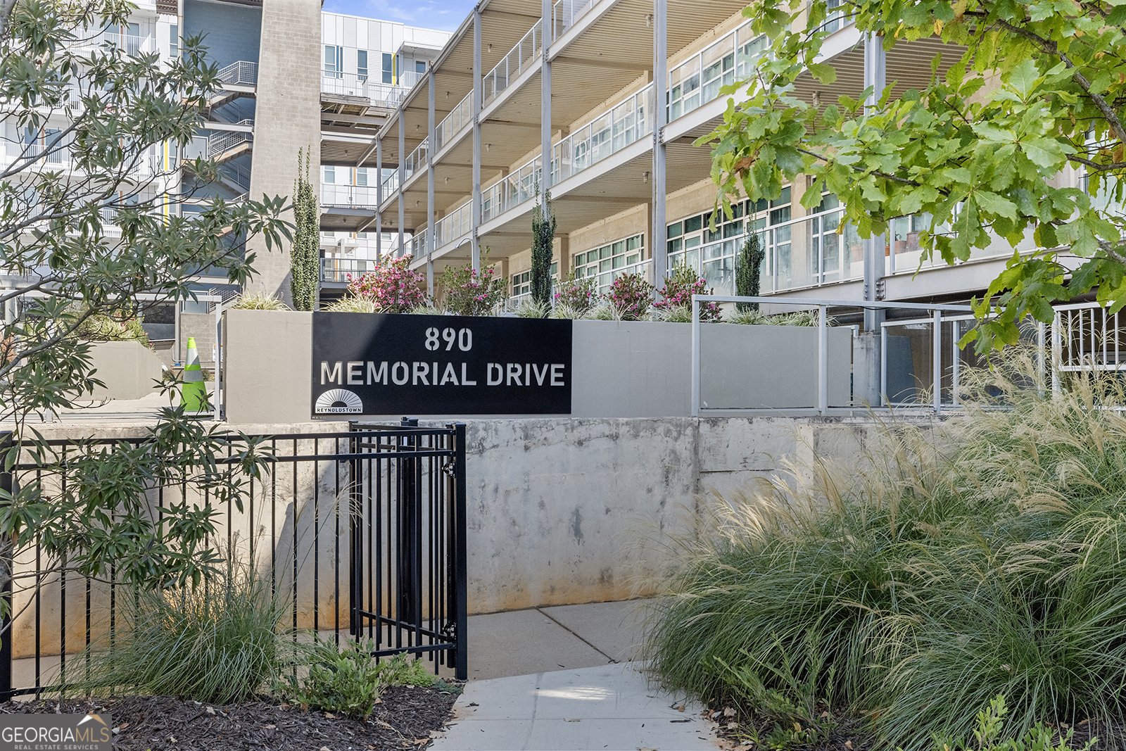 890 Memorial Drive Atlanta - 4