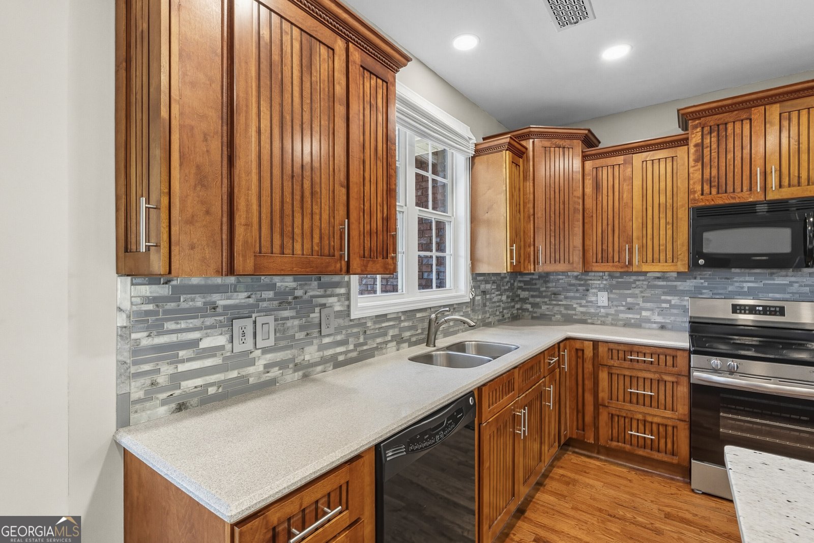 2006 Melrose Place Kathleen - 20