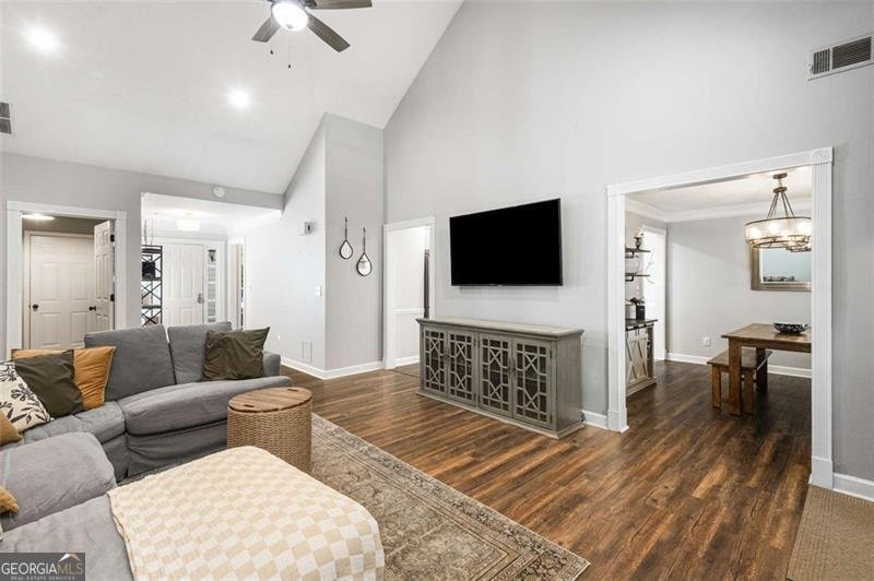 1007 Chateau Smyrna - 12